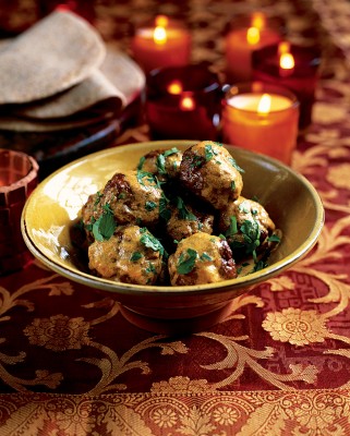 Spicy Meat Balls In A Yogurt Sauce (Gushtaba) | Patak's Indian curry products and recipes